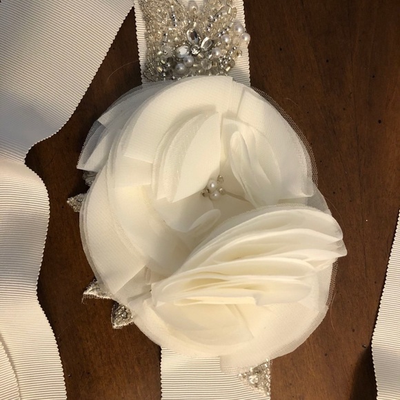 Special occasion (off white ) embroidered belt main image 5